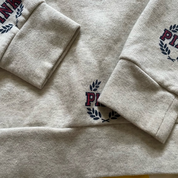 VS PINK COLLEGIATE PRINT CREW NECK SWEATSHIRT & VS PINK SEAMLESS LEGGINGS SET - Picture 4 of 11